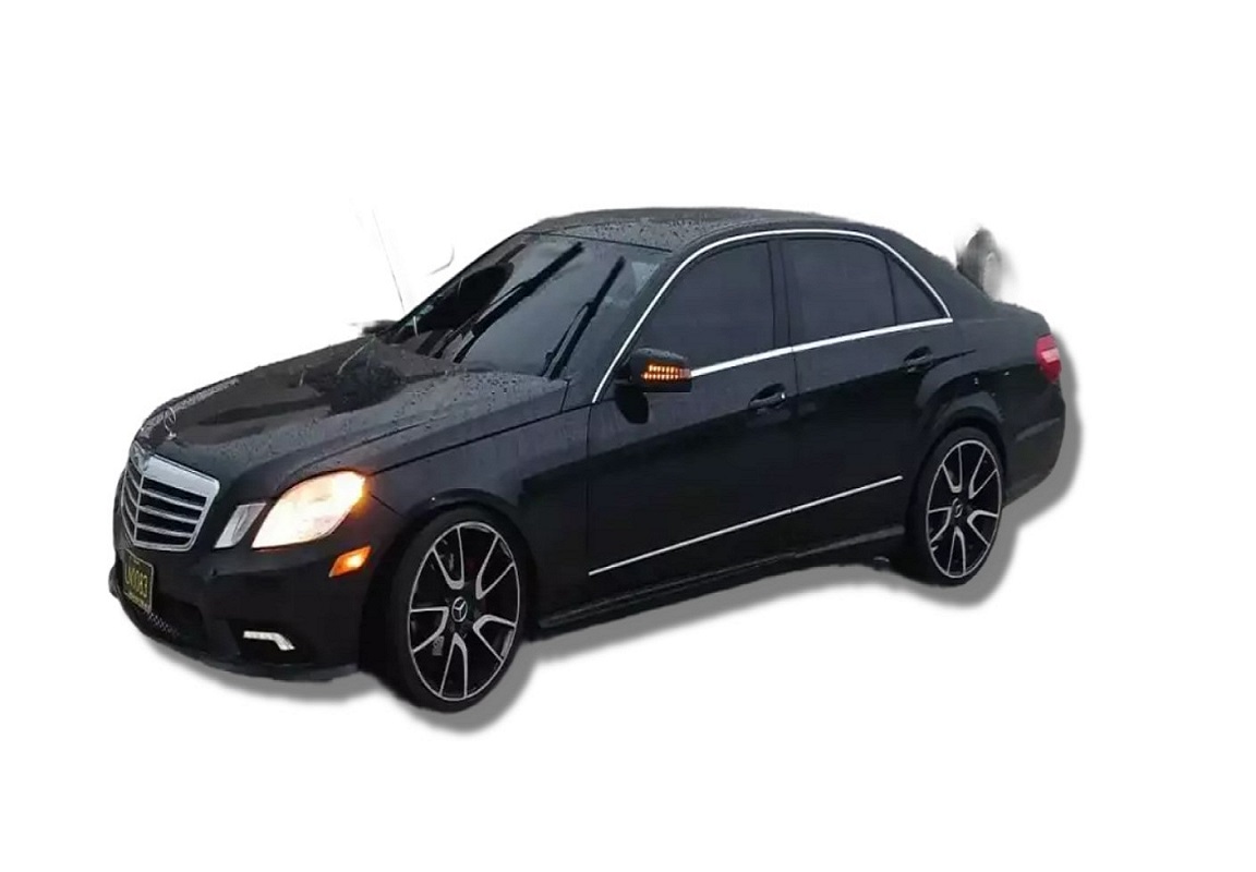 Mercedes Bens Sedan  <br><b>$150</b>